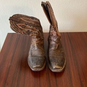 Ariat 10.5 D cowboy boots